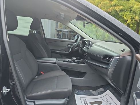 Used 2023 Nissan Rogue S image 44