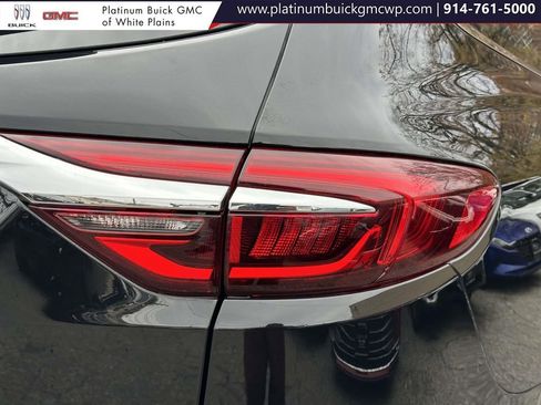 Used 2020 Buick Enclave Premium w/ Sun and Sites Package image 10