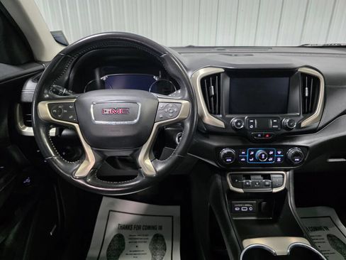 Used 2022 GMC Terrain Denali w/ Denali Premium Package AWD/4WD image 8