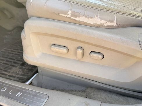 Used 2011 Lincoln MKX 2WD w/ Wood Pkg image 9