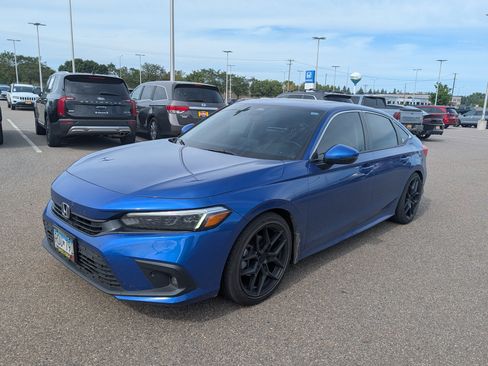 Used 2024 Honda Civic Touring image 2