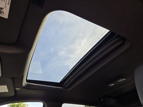 Used 2020 GMC Sierra 1500 AT4 w/ AT4 Preferred Package image 17