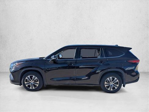 Used 2020 Toyota Highlander XLE image 8