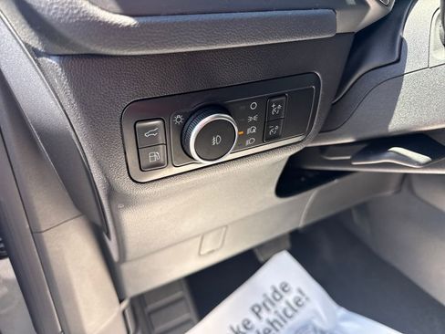 Used 2025 Ford Escape SE FWD image 19
