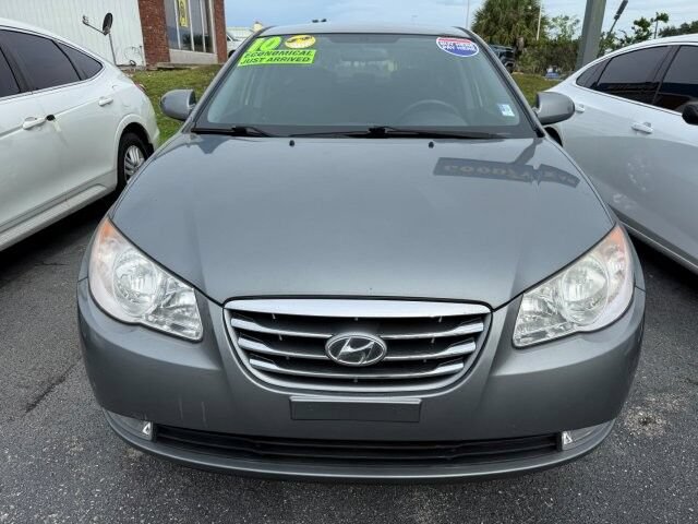Used 2010 Hyundai Elantra SE FWD image 2