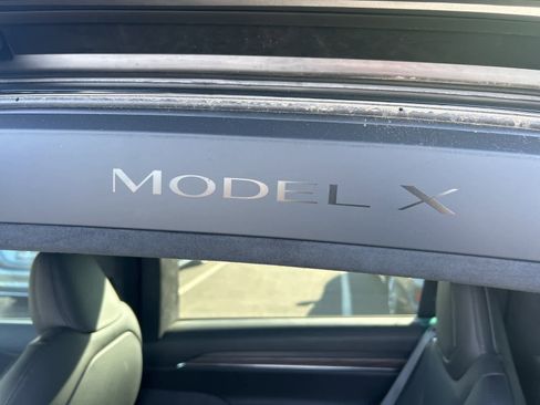 Used 2022 Tesla Model X image 24