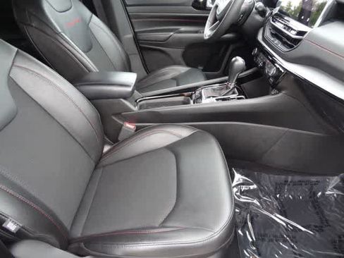 Used 2025 Jeep Compass Trailhawk AWD/4WD image 13