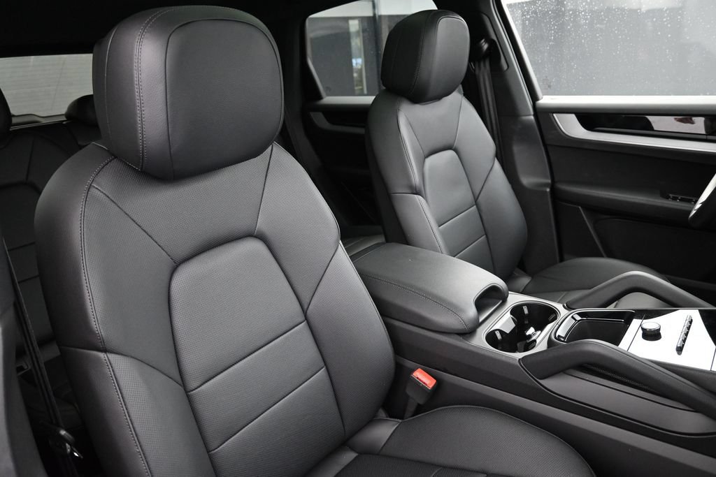 Certified 2026 Porsche Cayenne E-Hybrid AWD/4WD image 27