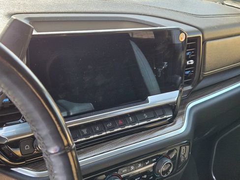 Used 2025 Chevrolet Silverado 2500 LT AWD/4WD image 6