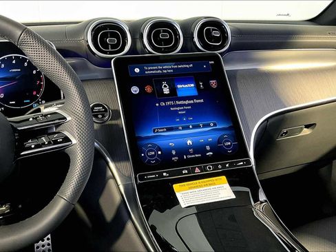 Used 2025 Mercedes-Benz GLC 300 4MATIC image 8