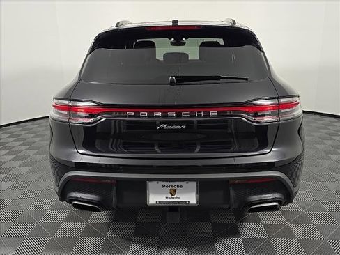 Certified 2025 Porsche Macan image 9