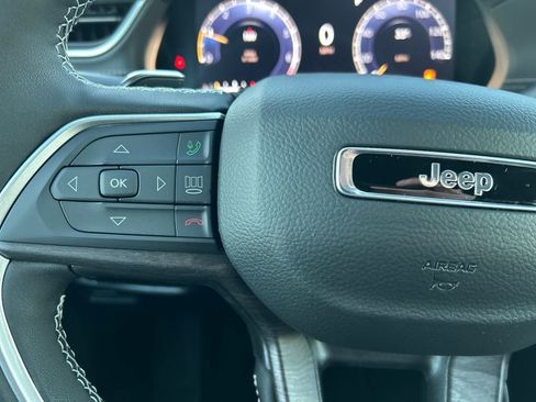 New 2025 Jeep Grand Cherokee L Limited w/ Trailer Tow Package image 31