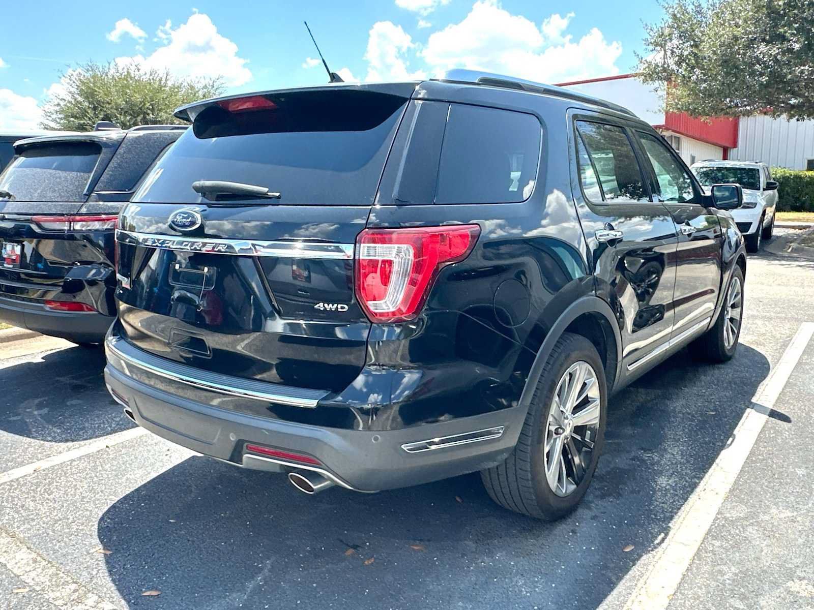 Used 2018 Ford Explorer Limited w/ Ford Safe & Smart Package AWD/4WD image 4