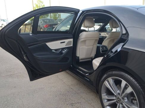 Used 2018 Mercedes-Benz S 560 Sedan image 22