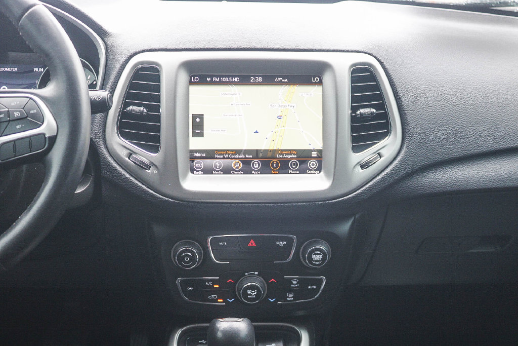 Used 2019 Jeep Compass Latitude w/ Popular Equipment Group FWD image 16