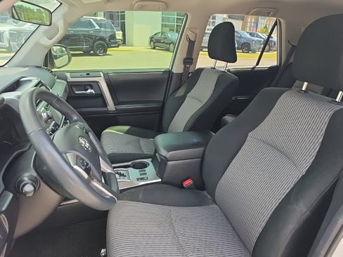 Used 2018 Toyota 4Runner SR5 AWD/4WD image 12