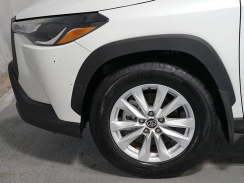 Certified 2024 Toyota Corolla Cross LE FWD image 5