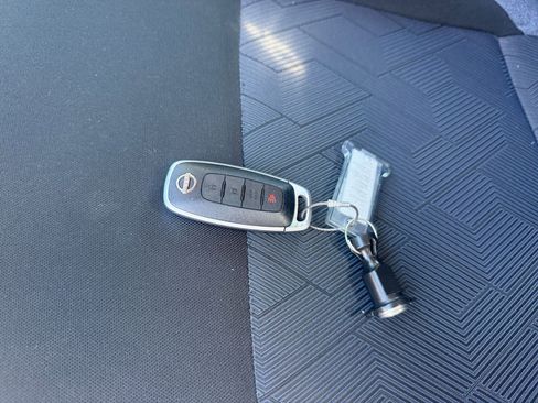 Used 2025 Nissan Versa SV image 20