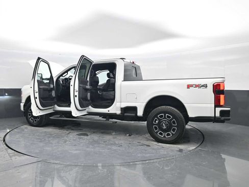 Used 2024 Ford F250 Platinum image 37
