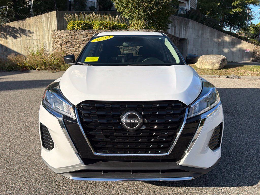Used 2023 Nissan Kicks S FWD image 10