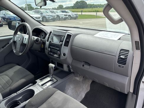 Used 2018 Nissan Frontier SV RWD image 23
