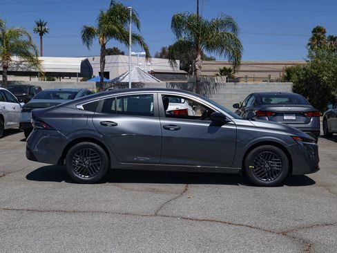 New 2026 Nissan Sentra SV w/ Floor Mat Package FWD image 3