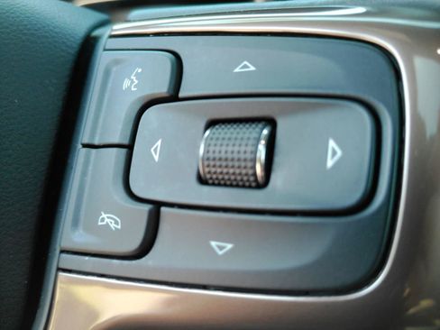 Certified 2021 Chevrolet Suburban High Country AWD/4WD image 27