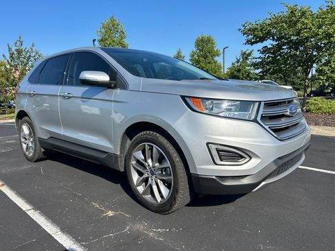 Used 2018 Ford Edge Titanium w/ Equipment Group 301A AWD/4WD image 2