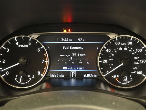Certified 2025 Nissan Altima 2.5 SR FWD image 18