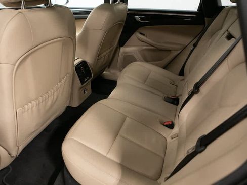 Certified 2023 Porsche Macan image 27