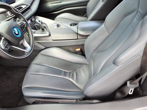 Used 2019 BMW i8 Roadster AWD/4WD image 8
