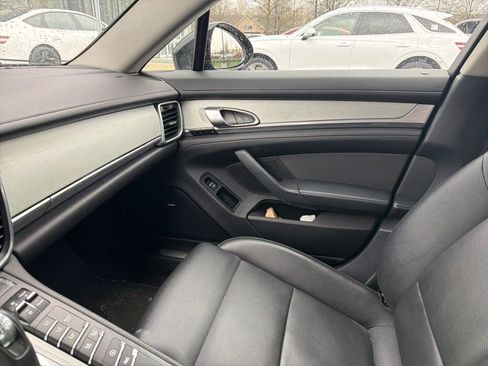 Used 2015 Porsche Panamera 4 image 44