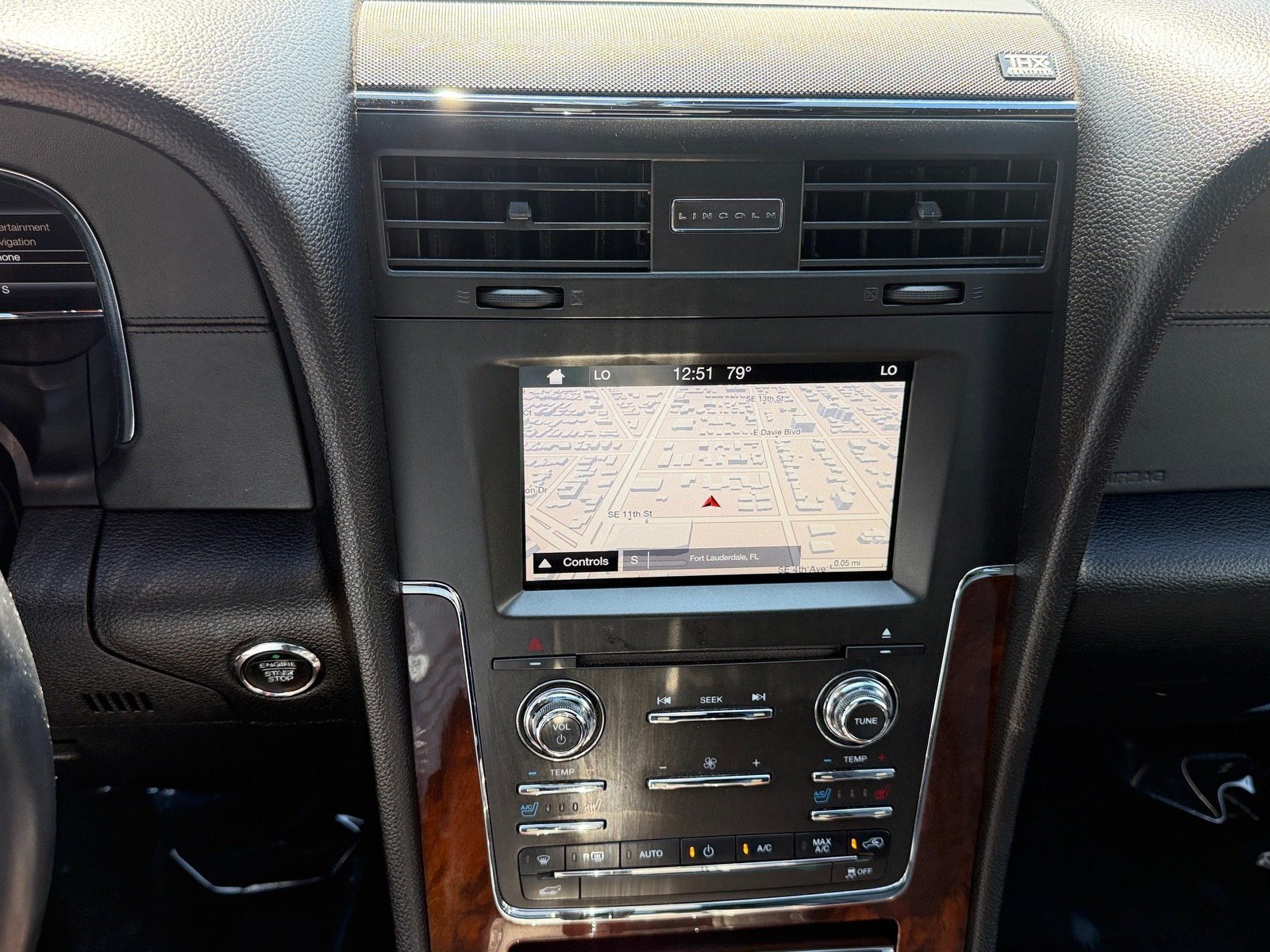 Used 2017 Lincoln Navigator L Select RWD image 29