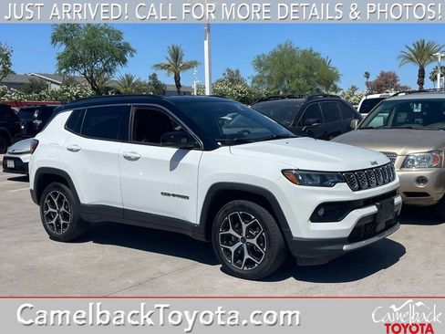 Used 2025 Jeep Compass Limited image 1