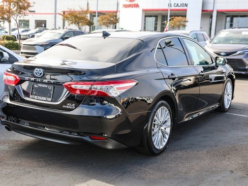 Certified 2019 Toyota Camry XLE FWD image 24