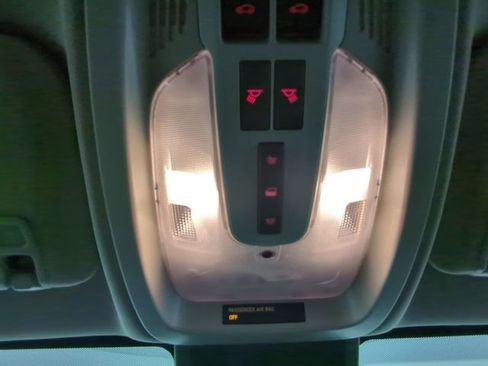 Used 2017 GMC Terrain SLE w/ Convenience Package AWD/4WD image 24