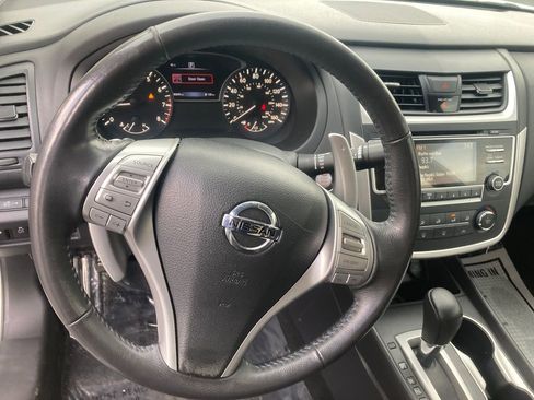 Used 2017 Nissan Altima 2.5 SR FWD image 18