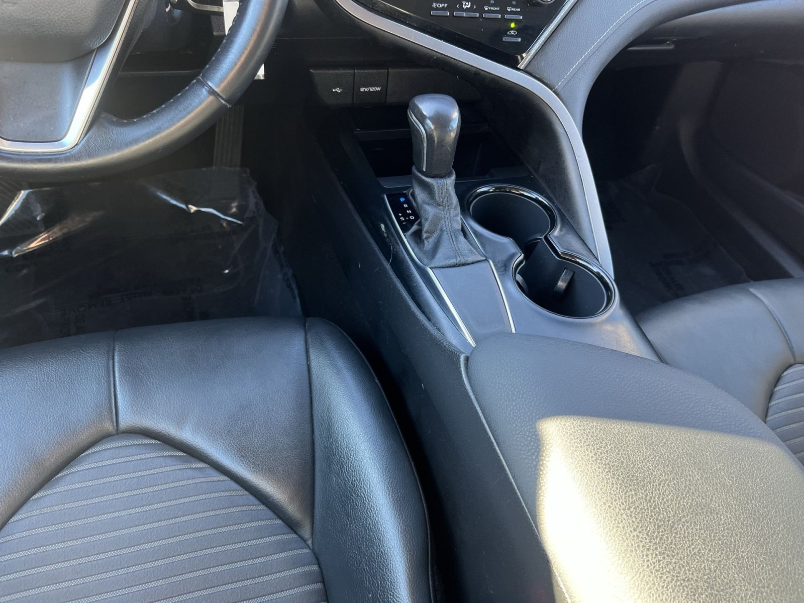Used 2020 Toyota Camry SE FWD image 22