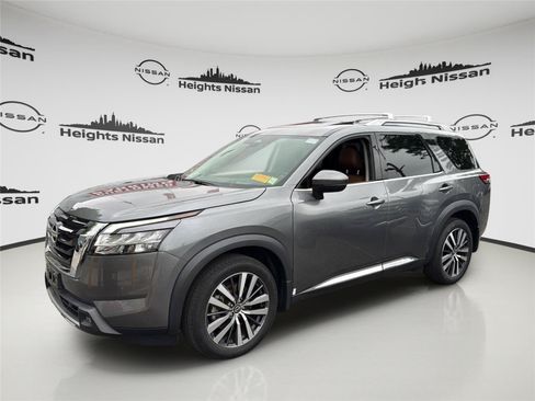 Used 2022 Nissan Pathfinder Platinum w/ Cargo Package AWD/4WD image 1
