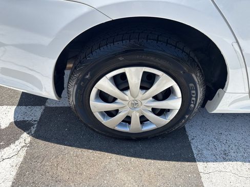 Used 2009 Toyota Corolla LE FWD image 11