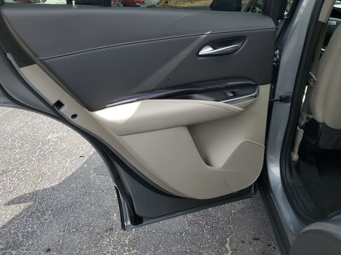 Used 2023 Cadillac XT4 Luxury w/ Cold Weather Package image 12