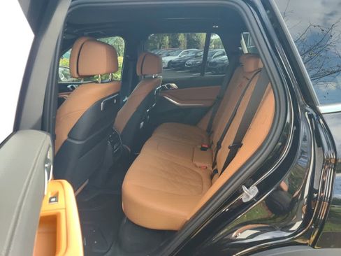 Used 2026 BMW X5 xDrive40i w/ Climate Comfort Package image 14