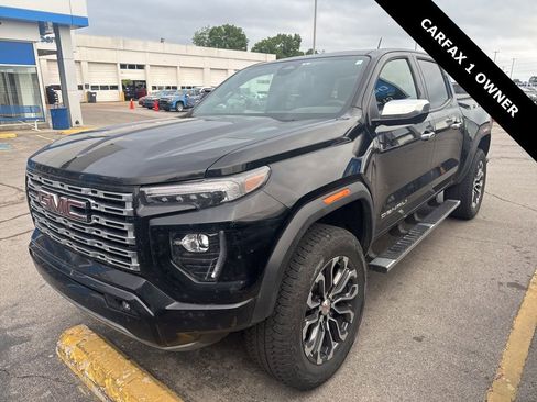 Used 2025 GMC Canyon Denali AWD/4WD image 2