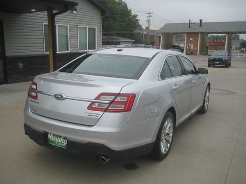 Used 2017 Ford Taurus Limited FWD image 7