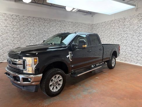 Used 2019 Ford F250 XLT w/ XLT Value Package AWD/4WD image 3