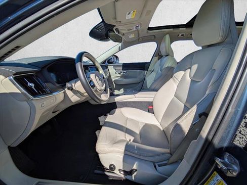 Used 2019 Volvo V90 T5 Cross Country w/ Advanced Package image 14