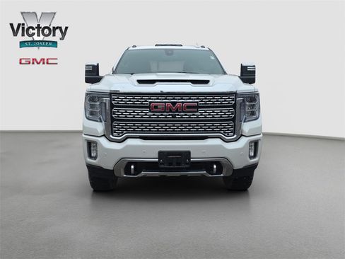 Used 2022 GMC Sierra 3500 Denali image 2