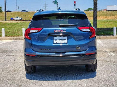 Used 2024 GMC Terrain SLE w/ Driver Convenience Package FWD image 31