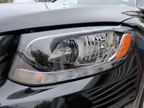 Used 2018 Mercedes-Benz GLC 300 300 image 3