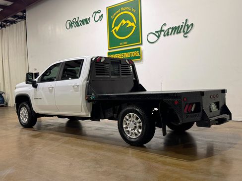Used 2022 Chevrolet Silverado 2500 LT w/ Convenience Package AWD/4WD image 6